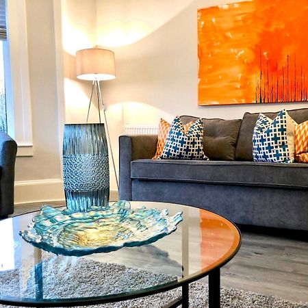 Byevo Almar Villa - Close To City And Airport - Perfect For Contractors Or Large Groups กลาสโกว์ ภายนอก รูปภาพ