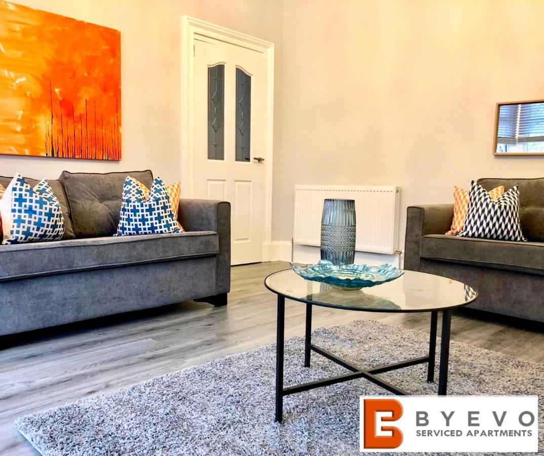 Byevo Almar Villa - Close To City And Airport - Perfect For Contractors Or Large Groups กลาสโกว์ ภายนอก รูปภาพ
