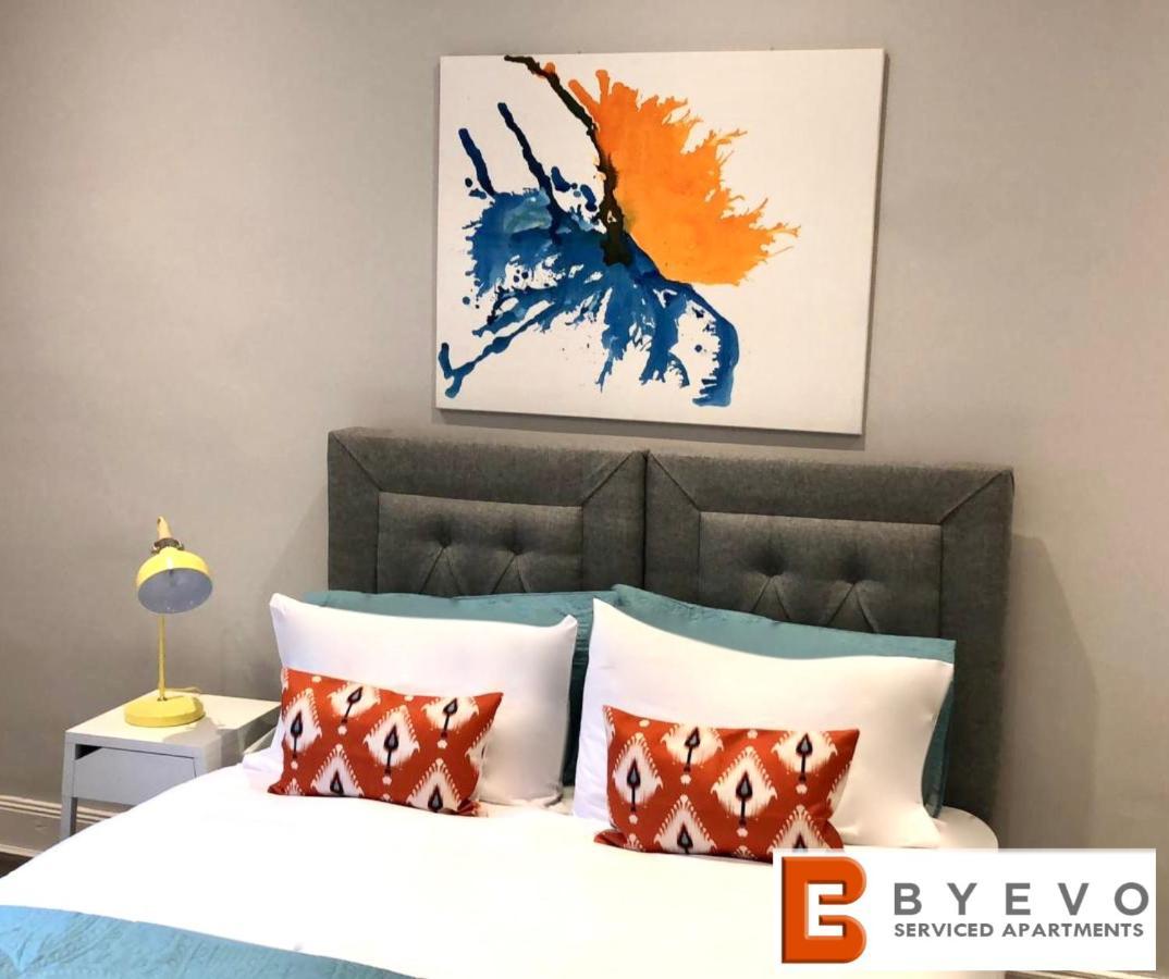 Byevo Almar Villa - Close To City And Airport - Perfect For Contractors Or Large Groups กลาสโกว์ ภายนอก รูปภาพ